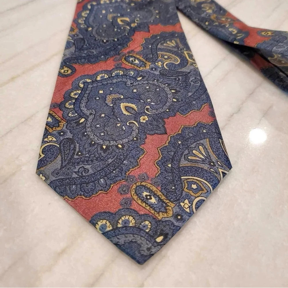 Accent by Isaac Zelcer Navy Red Silk Necktie Ancient Madder